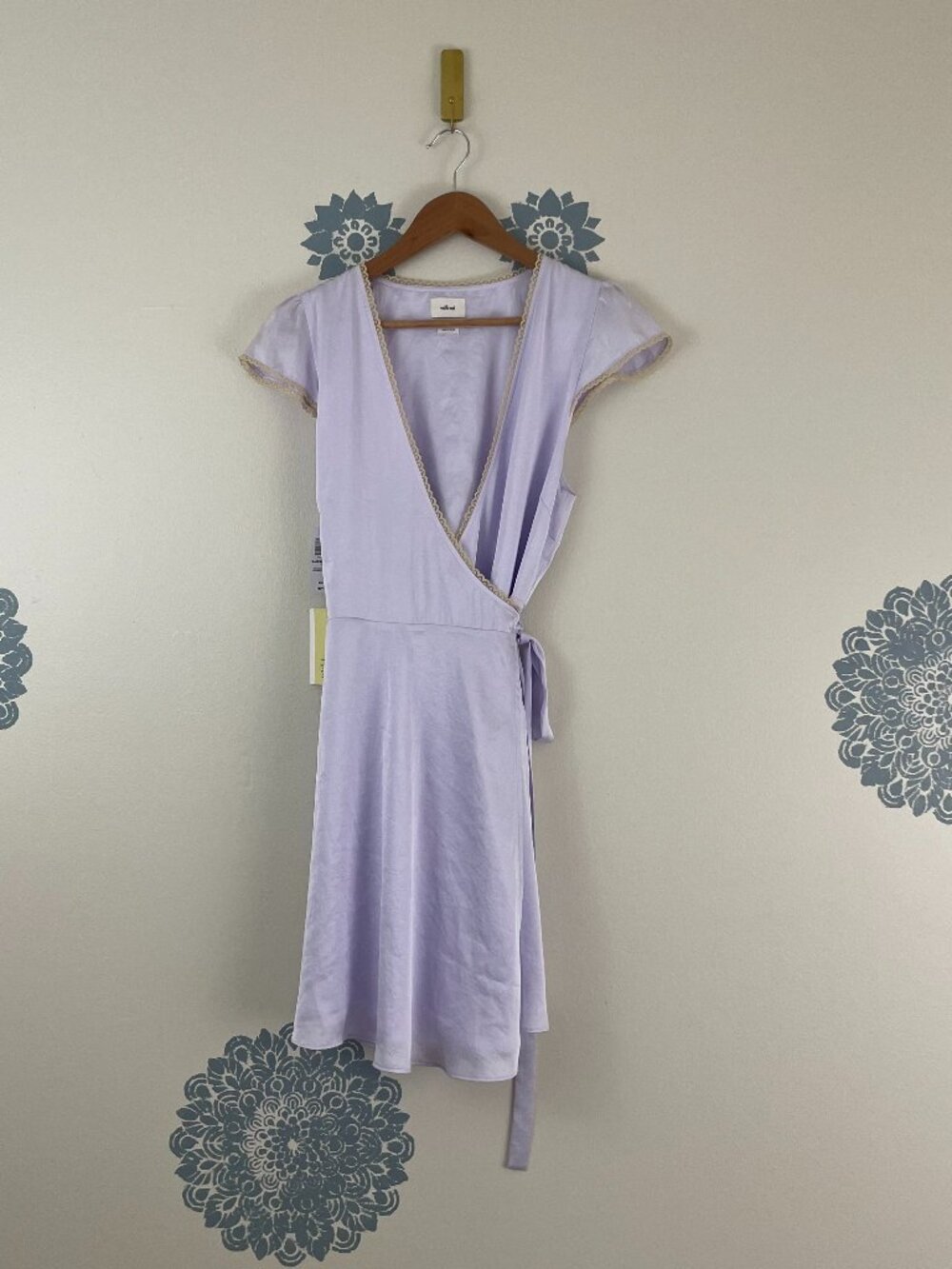 Aritzia Wilfred Mademoiselle Satin Wrap Mini Dress in Ice Lavender Size Medium